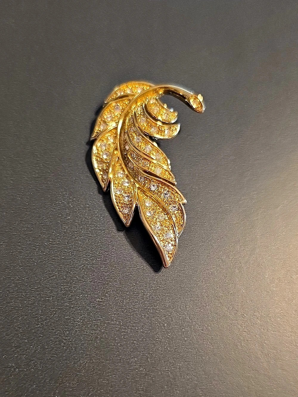 Rhinestone Feather Brooch in Gold Like New